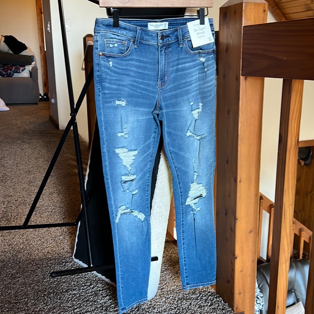 Abercrombie & Fitch Super Skinny Mid Rise jean. Size 30/10Short. Distressed.